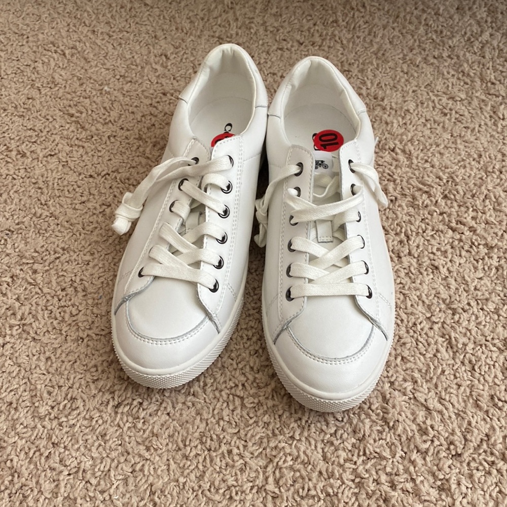 woman’s shoes